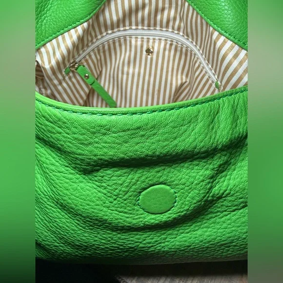 Kate Spade New York Cobble Hill Little Minka. Shamrock. Crossbody or handheld. - Picture 10 of 14